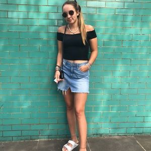 Black brandy Melville off the shoulder top